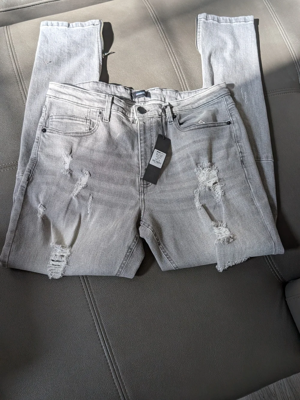Men’s Distressed Light Gray Ripped Jeans